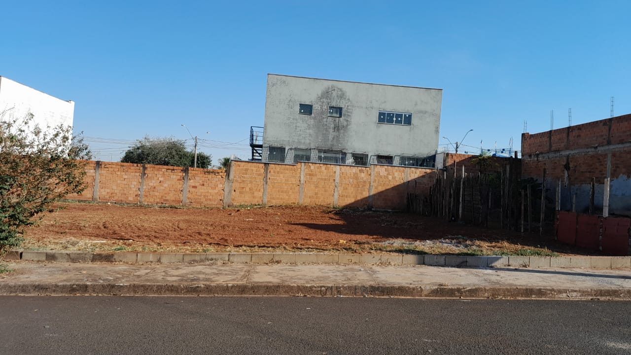 LOTE 002 14 235